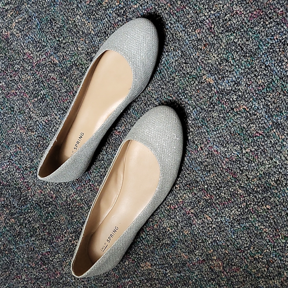 Sparkling grey flats